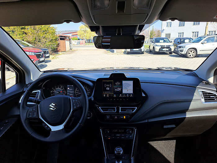 S-CROSS