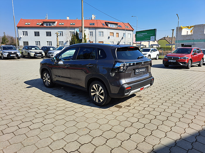S-CROSS
