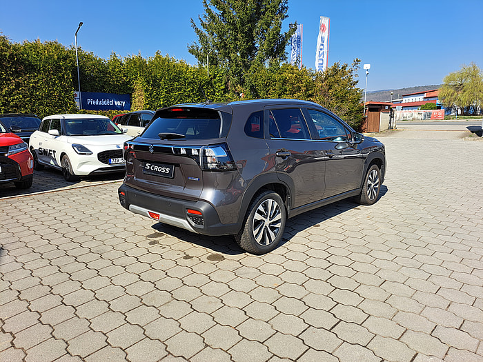 S-CROSS